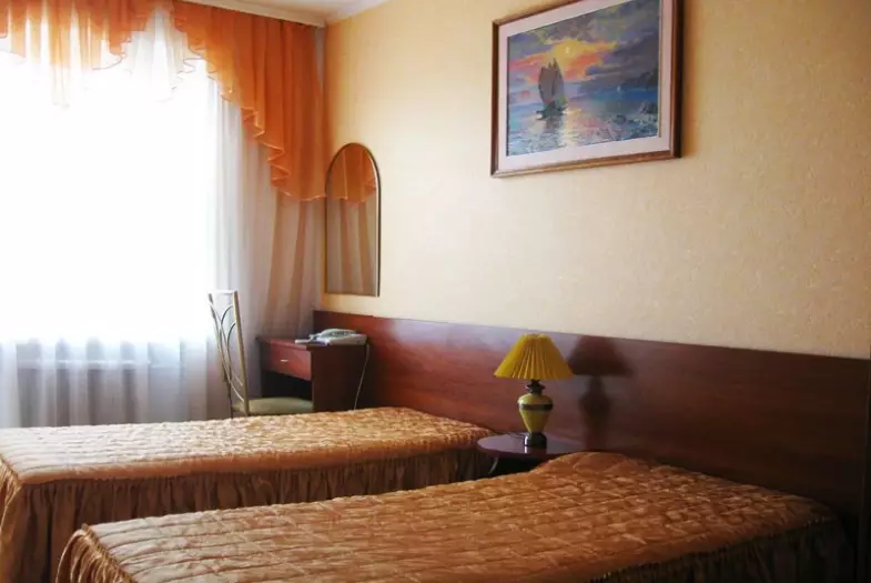 Номер із двома окремими ліжками в готелі «Поділля»