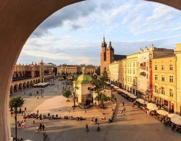 Поїздка з Київа до Краківа: що обрати — автобус, поїзд чи трансфер